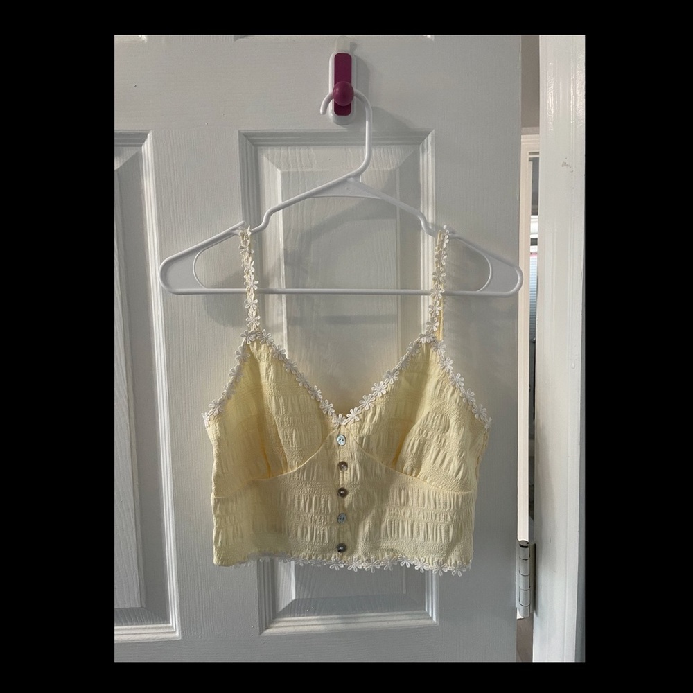 SHEIN light yellow crop top with flowers